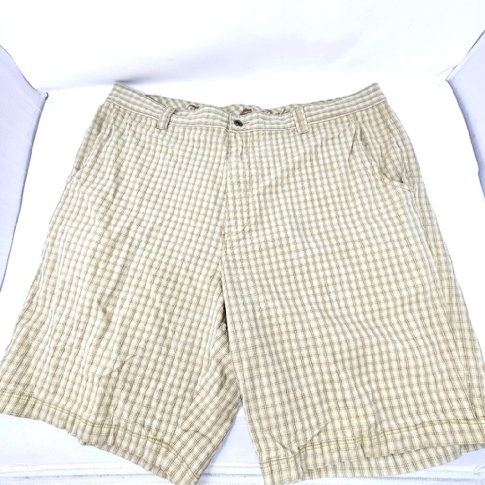 Tommy Bahama Men’s Silk And Cotton Blend Chino Shorts Size 40‎ Plaid 9" Inseam.